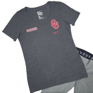 Nike OU Sooners Tee, Athletic Cut V-Neck, Gray Crimson, M Medium, 561451-00A